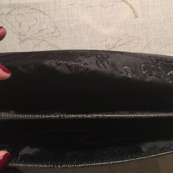 BCBGENERATION Quinn High Maintenance clutch. - Picture 5 of 5